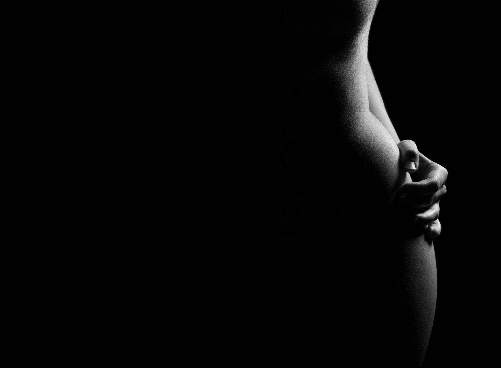 Cam Being Totally Naked - High Contrast Nude Photography - How to light and...